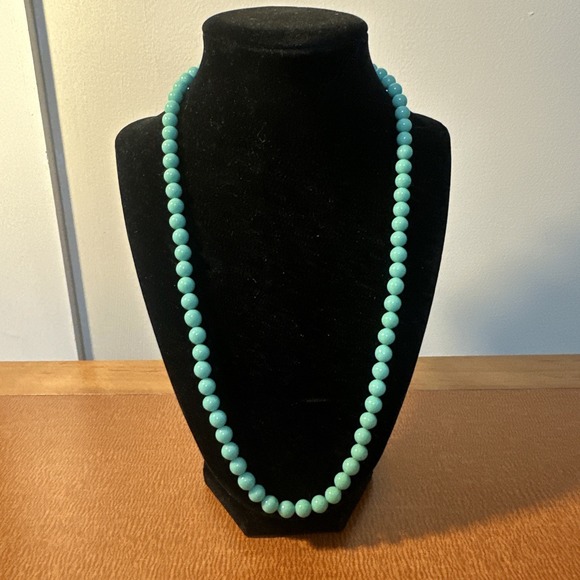 Elegant Turquoise Beaded Necklace - Picture 8 of 9
